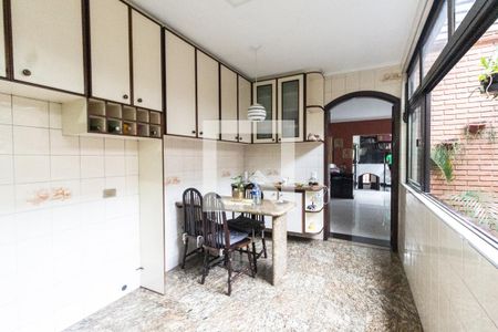 Casa de condomínio para alugar com 400m², 4 quartos e 4 vagas Casa de condomínio para alugar com 400m², 4 quartos e 4 vagasCozinha