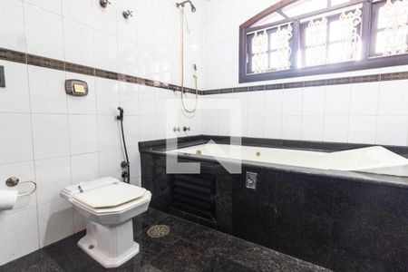 Casa de condomínio para alugar com 400m², 4 quartos e 4 vagas Casa de condomínio para alugar com 400m², 4 quartos e 4 vagasSuíte