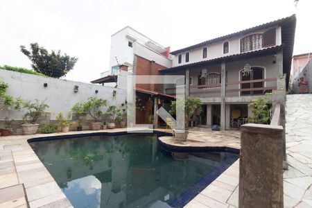 Casa de condomínio para alugar com 400m², 4 quartos e 4 vagas Casa de condomínio para alugar com 400m², 4 quartos e 4 vagasPiscina