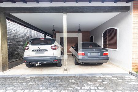 Casa de condomínio para alugar com 400m², 4 quartos e 4 vagas Casa de condomínio para alugar com 400m², 4 quartos e 4 vagasGaragem