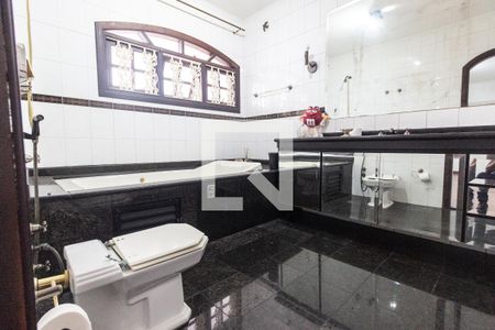Casa de condomínio para alugar com 400m², 4 quartos e 4 vagas Casa de condomínio para alugar com 400m², 4 quartos e 4 vagasSuíte