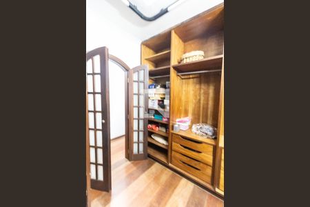 Casa de condomínio para alugar com 400m², 4 quartos e 4 vagas Casa de condomínio para alugar com 400m², 4 quartos e 4 vagasQuarto 3