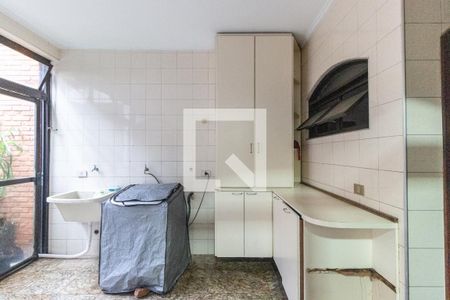 Casa de condomínio para alugar com 400m², 4 quartos e 4 vagas Casa de condomínio para alugar com 400m², 4 quartos e 4 vagasÁrea de serviço