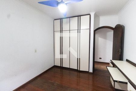 Casa de condomínio para alugar com 400m², 4 quartos e 4 vagas Casa de condomínio para alugar com 400m², 4 quartos e 4 vagasQuarto 2