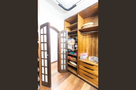 Casa de condomínio para alugar com 400m², 4 quartos e 4 vagas Casa de condomínio para alugar com 400m², 4 quartos e 4 vagasQuarto 3