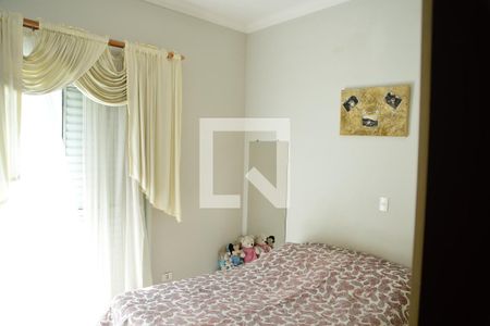 Casa de condomínio para alugar com 177m², 3 quartos e 3 vagasSuíte