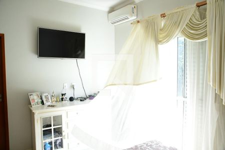 Casa de condomínio para alugar com 177m², 3 quartos e 3 vagasSuíte