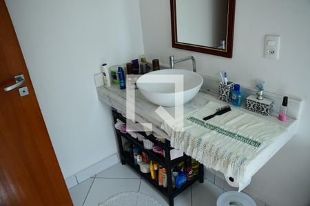 Casa de condomínio para alugar com 177m², 3 quartos e 3 vagasBanheiro da Suíte