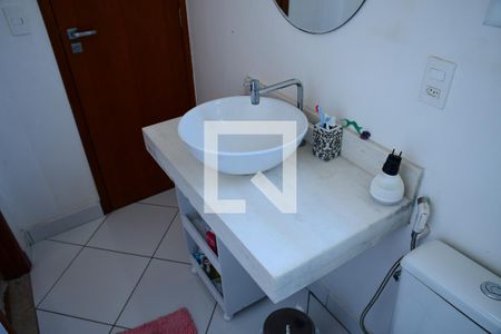 Casa de condomínio para alugar com 177m², 3 quartos e 3 vagasBanheiro da Suíte