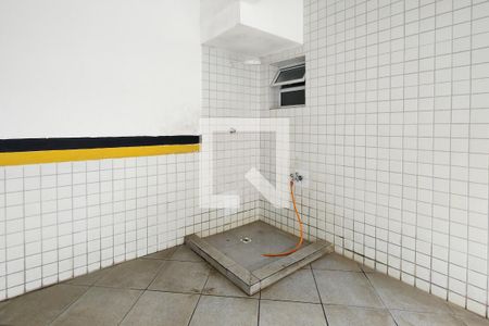 Apartamento para alugar com 55m², 1 quarto e 1 vagaDucha