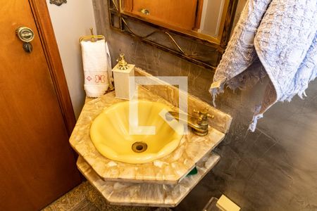 Casa à venda com 196m², 3 quartos e 3 vagasLavabo