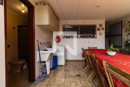 Casa à venda com 196m², 3 quartos e 3 vagasLavanderia