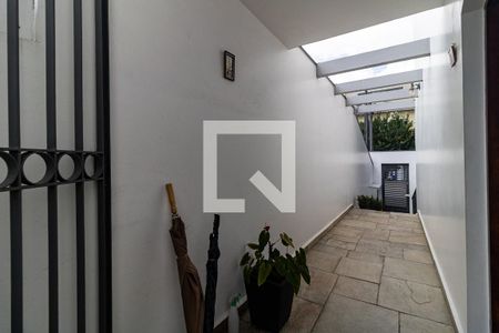 Casa à venda com 196m², 3 quartos e 3 vagasCorredor Lateral