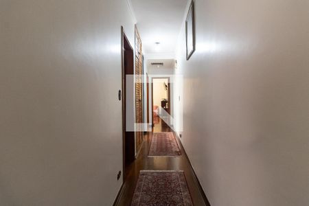 Casa à venda com 196m², 3 quartos e 3 vagasCorredor