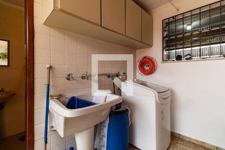 Casa à venda com 196m², 3 quartos e 3 vagasLavanderia