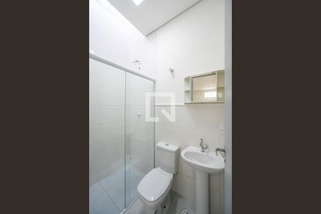 Banheiro Social de kitnet/studio para alugar com 1 quarto, 25m² em Vila Guarani (zona Sul), São Paulo