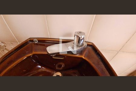 Casa à venda com 136m², 4 quartos e 4 vagas Casa à venda com 136m², 4 quartos e 4 vagasBanheiro 2