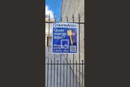 Casa à venda com 136m², 4 quartos e 4 vagas Casa à venda com 136m², 4 quartos e 4 vagasPlaquinha