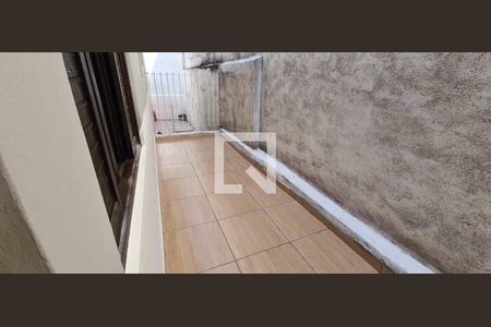 Casa à venda com 136m², 4 quartos e 4 vagas Casa à venda com 136m², 4 quartos e 4 vagasVaranda