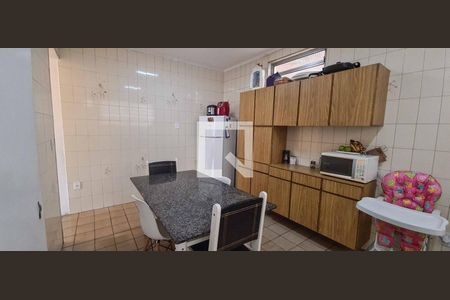 Casa à venda com 136m², 4 quartos e 4 vagas Casa à venda com 136m², 4 quartos e 4 vagasCozinha