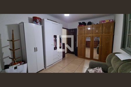 Casa à venda com 136m², 4 quartos e 4 vagas Casa à venda com 136m², 4 quartos e 4 vagasQuarto 4