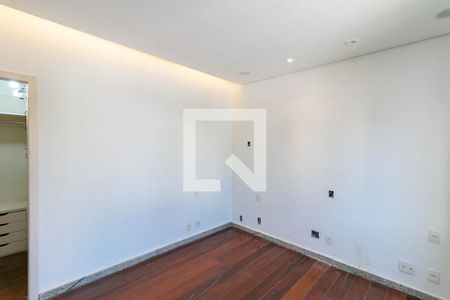 Apartamento à venda com 190m², 3 quartos e 2 vagasSuíte