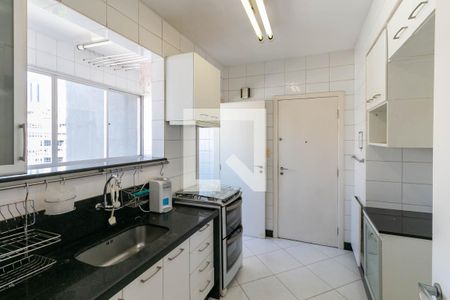 Cozinha de apartamento à venda com 3 quartos, 190m² em Coracao de Jesus, Belo Horizonte
