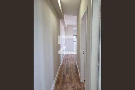 Apartamento à venda com 65m², 2 quartos e 1 vagaCorredor