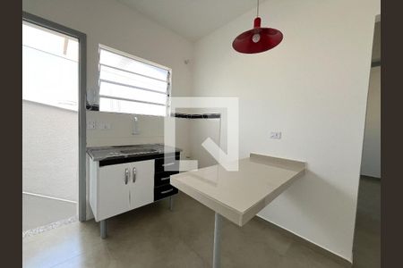 Cozinha  de apartamento para alugar com 1 quarto, 25m² em Vila Guarani (zona Sul), São Paulo