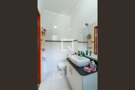 Casa à venda com 221m², 3 quartos e 4 vagasBanheiro da Suíte 2