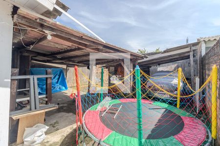 Casa à venda com 70m², 2 quartos e 1 vaga Casa à venda com 70m², 2 quartos e 1 vagaQuintal