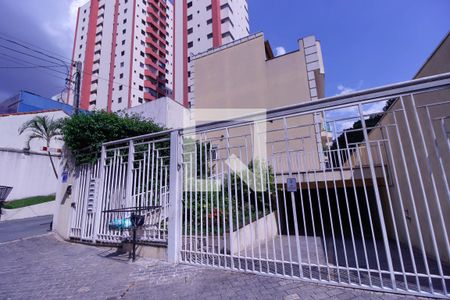 Casa de condomínio à venda com 136m², 3 quartos e 2 vagas Casa de condomínio à venda com 136m², 3 quartos e 2 vagasFachada