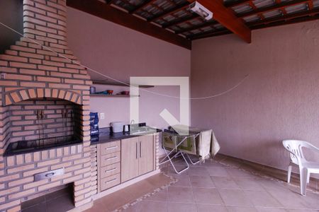 Casa de condomínio à venda com 136m², 3 quartos e 2 vagas Casa de condomínio à venda com 136m², 3 quartos e 2 vagasÁrea externa