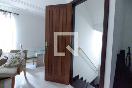 Casa de condomínio à venda com 136m², 3 quartos e 2 vagas Casa de condomínio à venda com 136m², 3 quartos e 2 vagasHall