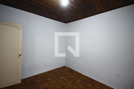 Casa à venda com 200m², 3 quartos e 2 vagasQuarto Casa 2