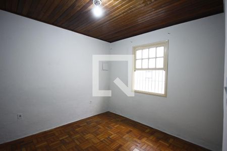 Casa à venda com 200m², 3 quartos e 2 vagasQuarto Casa 2