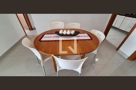 Detalhe da sala de apartamento para alugar com 2 quartos, 91m² em Canto do Forte, Praia Grande