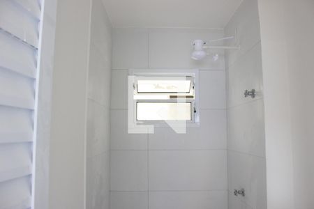 Banheiro da kitnet de kitnet/studio para alugar com 1 quarto, 20m² em Parque Mikail, Guarulhos