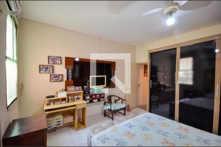 Casa à venda com 215m², 3 quartos e sem vaga Casa à venda com 215m², 3 quartos e sem vagaSuíte 2