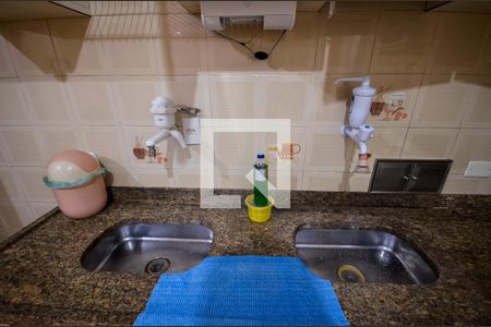 Casa à venda com 215m², 3 quartos e sem vaga Casa à venda com 215m², 3 quartos e sem vagaCozinha