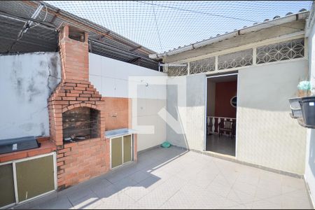 Casa à venda com 215m², 3 quartos e sem vaga Casa à venda com 215m², 3 quartos e sem vagaTerraço