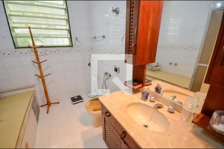 Casa à venda com 215m², 3 quartos e sem vaga Casa à venda com 215m², 3 quartos e sem vagaBanheiro da Suíte 2