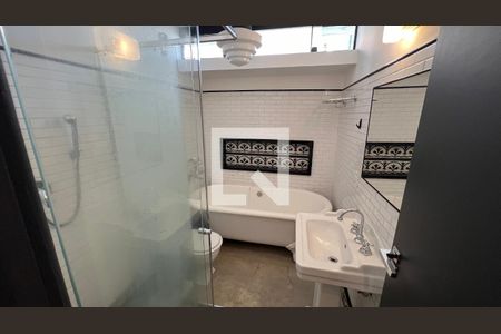 Apartamento para alugar com 100m², 2 quartos e 1 vaga Apartamento para alugar com 100m², 2 quartos e 1 vagaBanheiro da Suíte