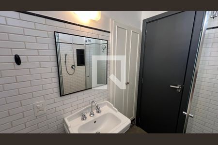 Apartamento para alugar com 100m², 2 quartos e 1 vaga Apartamento para alugar com 100m², 2 quartos e 1 vagaBanheiro da Suíte