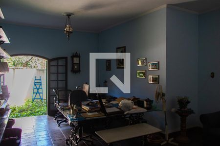 Casa à venda com 600m², 3 quartos e 3 vagasBIBLIOTECA