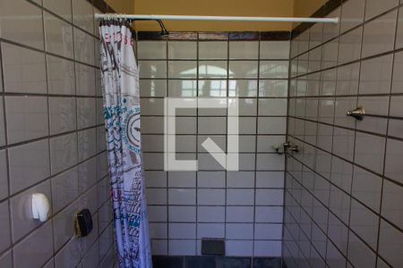 Casa à venda com 600m², 3 quartos e 3 vagasBANHEIRO DA SUITE 1