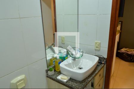 Apartamento à venda com 43m², 2 quartos e sem vaga Apartamento à venda com 43m², 2 quartos e sem vagaBanheiro