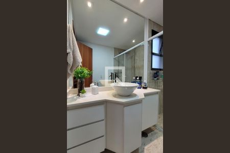 Apartamento à venda com 170m², 2 quartos e 3 vagasBanheiro da suíte