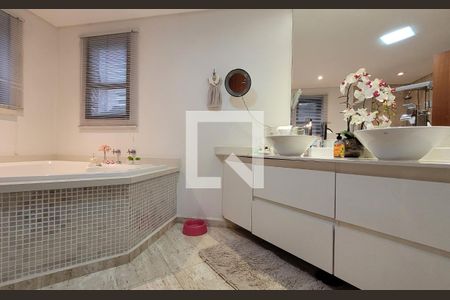 Apartamento à venda com 170m², 2 quartos e 3 vagasBanheiro da suíte 2 