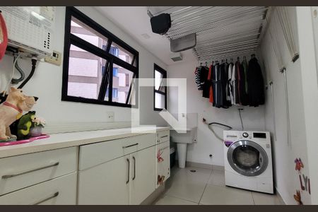 Apartamento à venda com 170m², 2 quartos e 3 vagasLavanderia